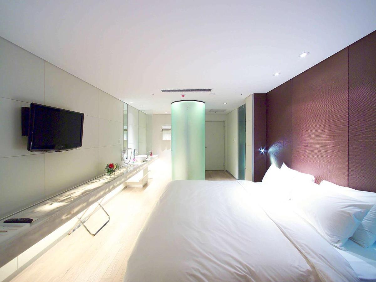 Grand Mercure Ambassador Changwon Exterior photo